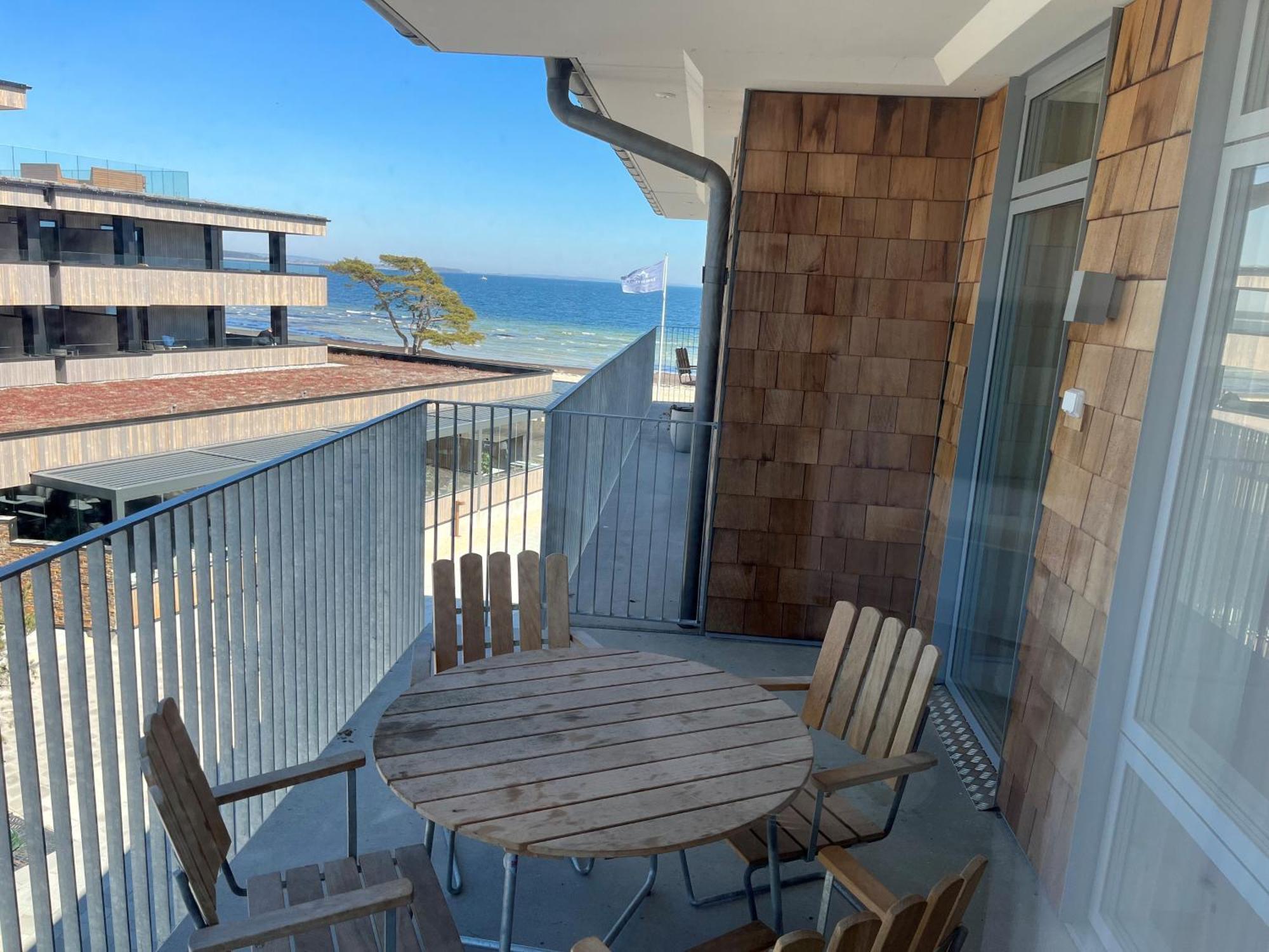 Ahusbrygga Apartment Hotel Exterior photo