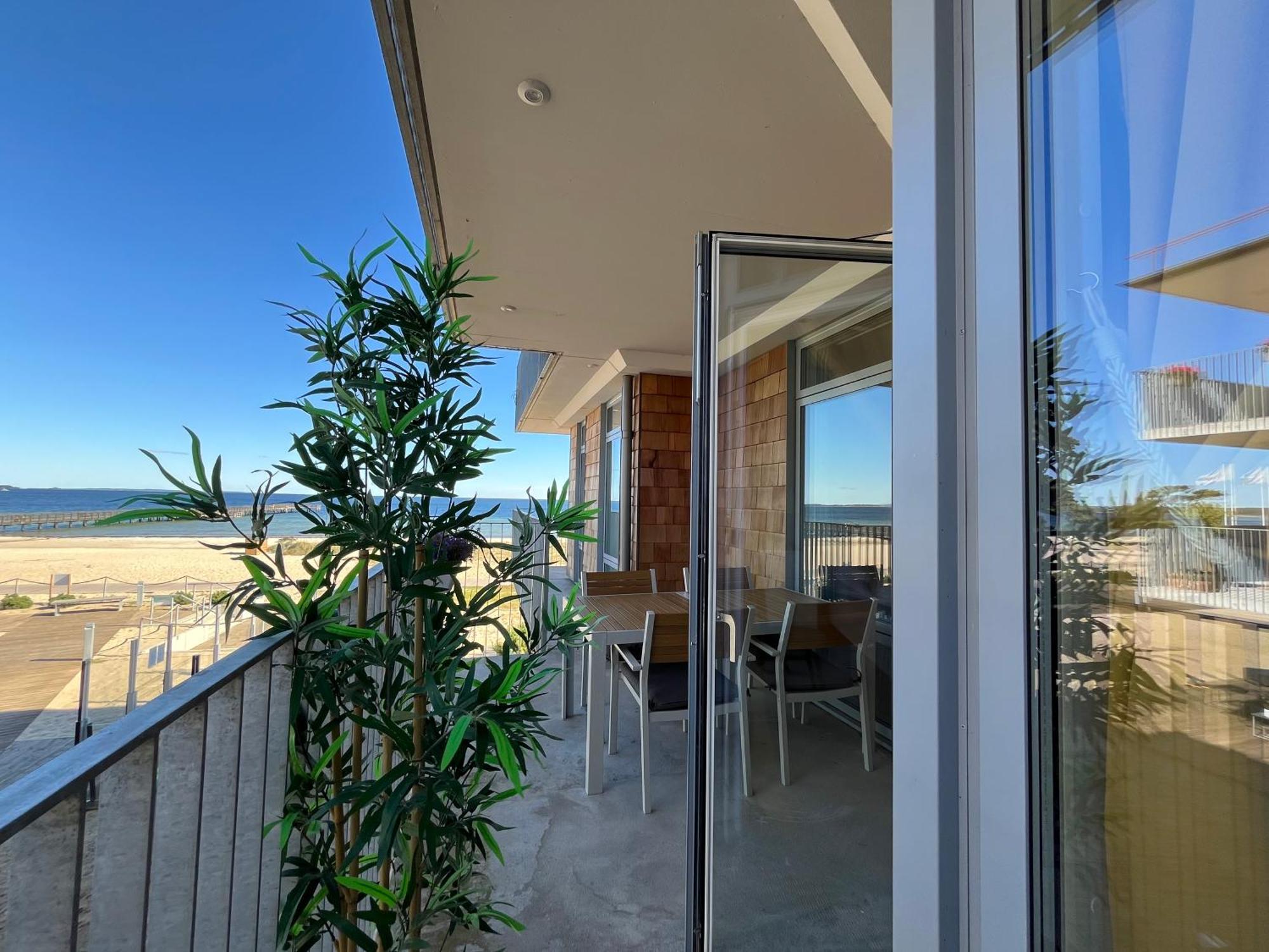 Ahusbrygga Apartment Hotel Exterior photo